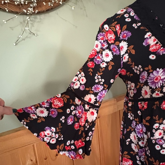 Forever 21 Pink and Red Plunge Sundress with Bishop Sleeves & Lacey back NWOT - Picture 4 of 7